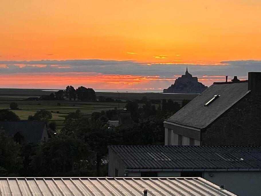 Maison 5 P, Face Mont St Michel Holiday home